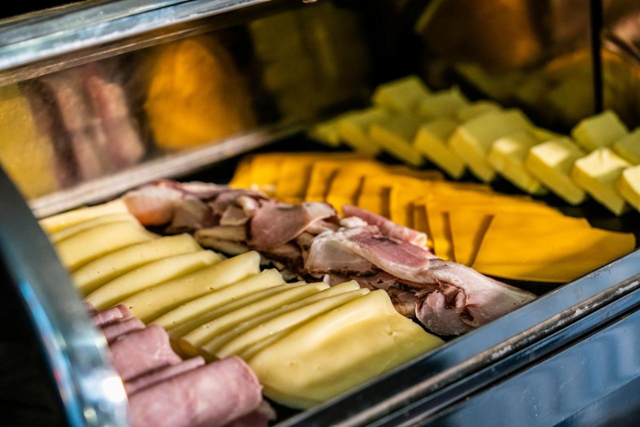 Hotel Narodni Dum Podborany Zewnętrze zdjęcie