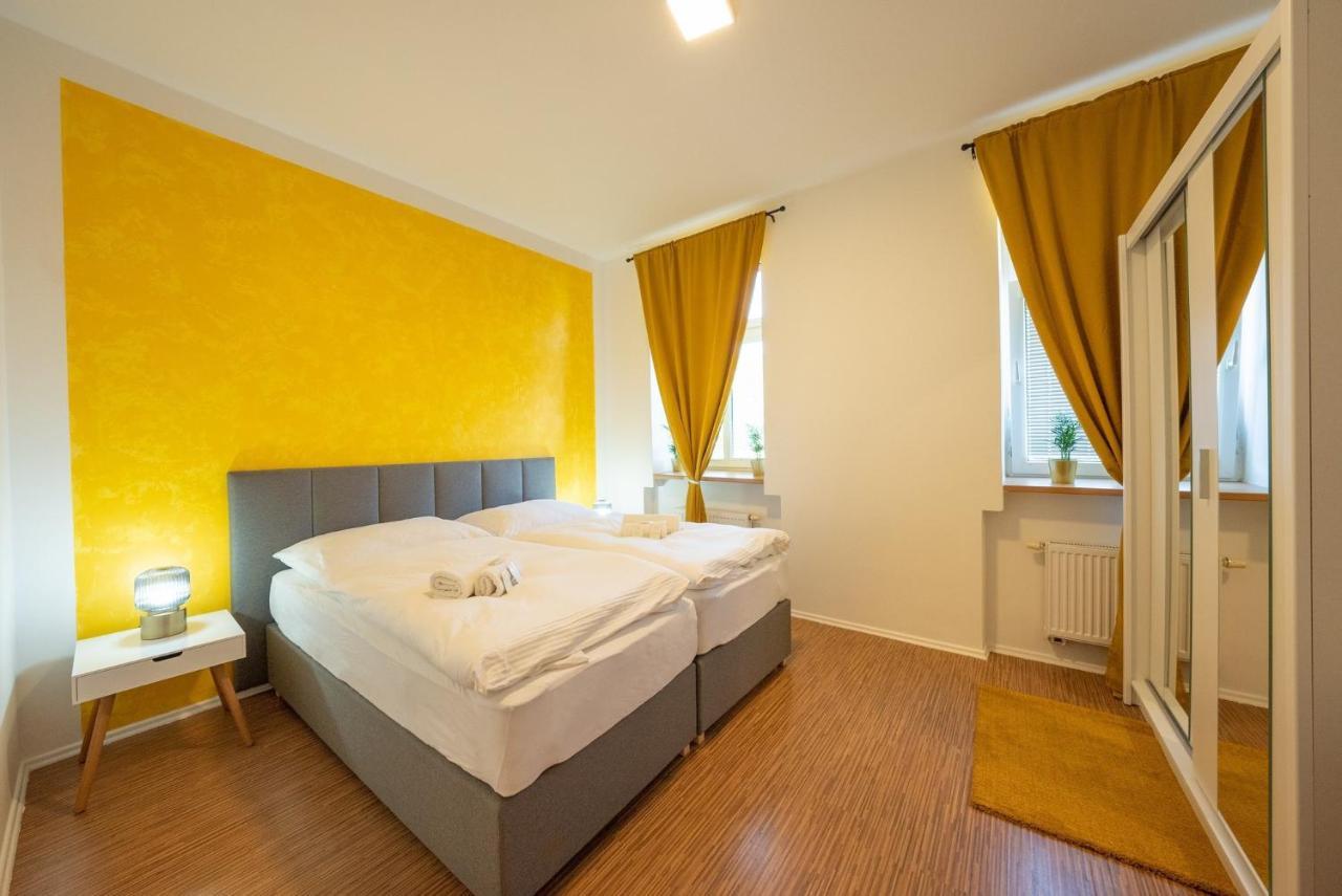 Hotel Narodni Dum Podborany Zewnętrze zdjęcie
