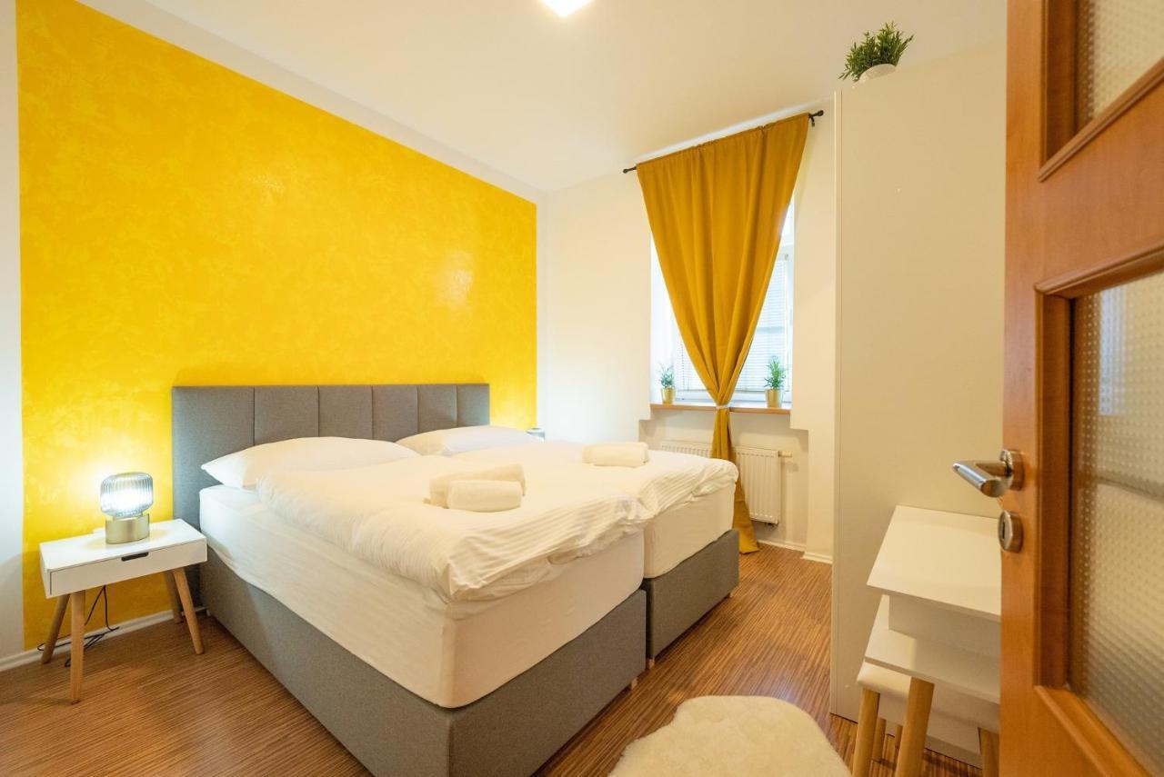 Hotel Narodni Dum Podborany Zewnętrze zdjęcie