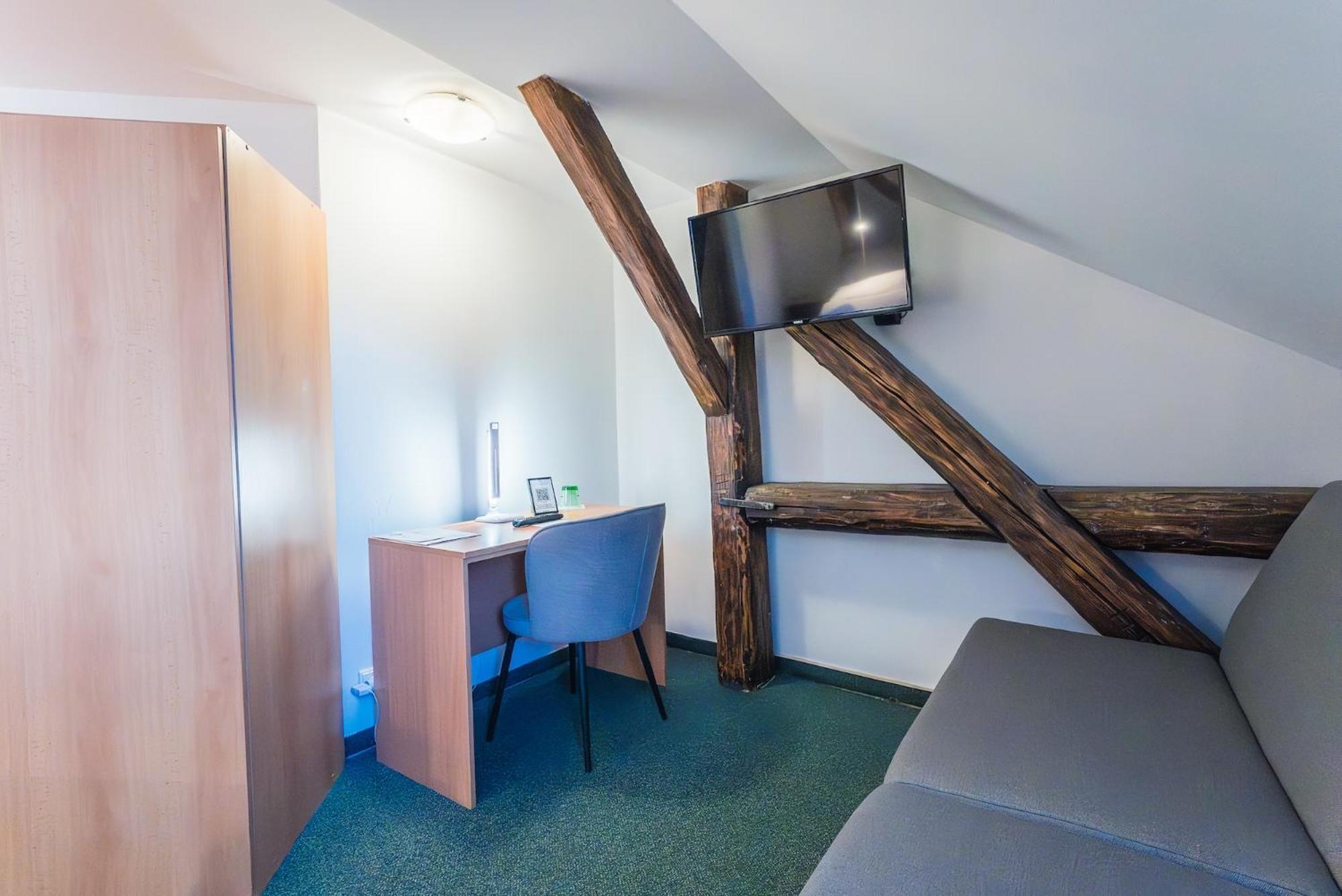Hotel Narodni Dum Podborany Zewnętrze zdjęcie