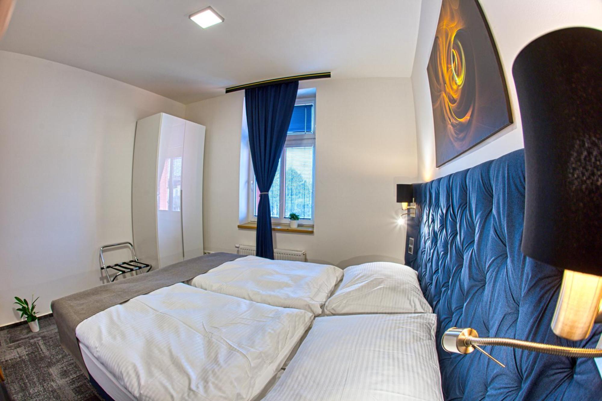 Hotel Narodni Dum Podborany Zewnętrze zdjęcie