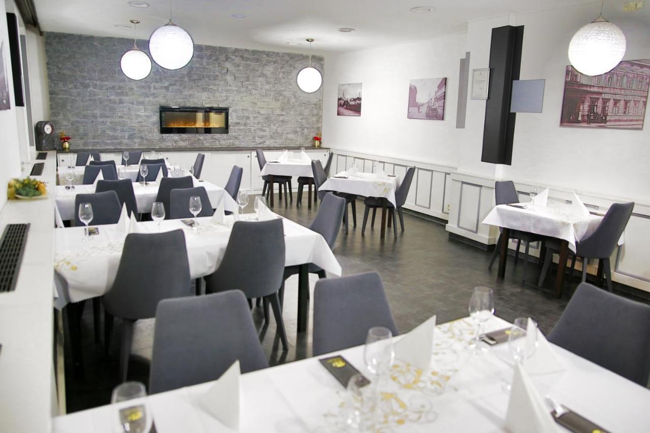 Hotel Narodni Dum Podborany Zewnętrze zdjęcie